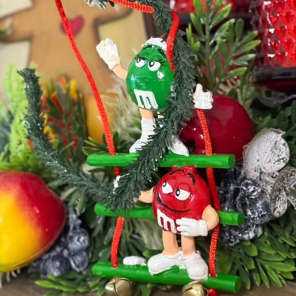 1990’s M&M's Green and Red Christmas Ornament - Picture 5 of 8